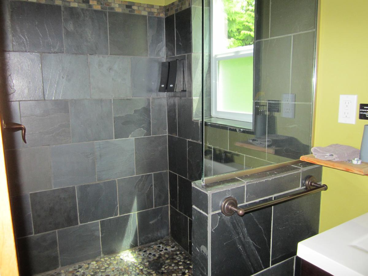 Ecoscape Cabins Hotel Port Hardy Bagian luar foto